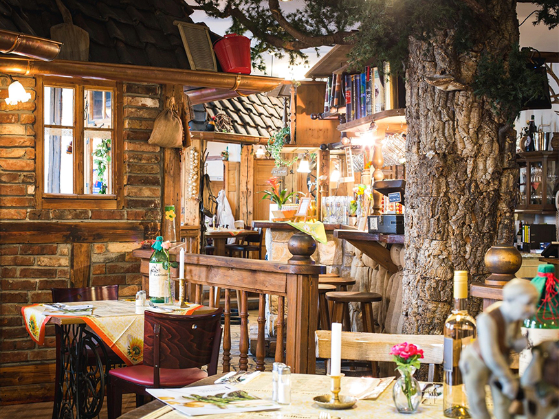 Jeres ophold inkluderer en middagsoplevelse i en af de to restauranter, her Kartoffelhaus