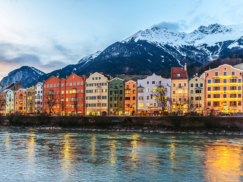 Innsbruck er særligt om vinteren en af verdens smukkeste byer med sin placering for foden af alperne
