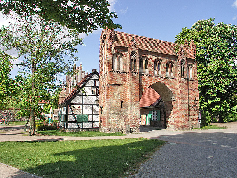 Friedlaender Tor er lige som resten af den imponerende bymur fra 13-1400-tallet