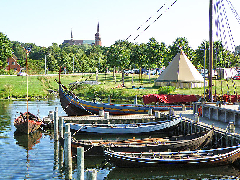 Vil I have flere egnshistorier, bør I besøge vikingelandet omkring Roskilde - og den UNESCOlistede domkirke