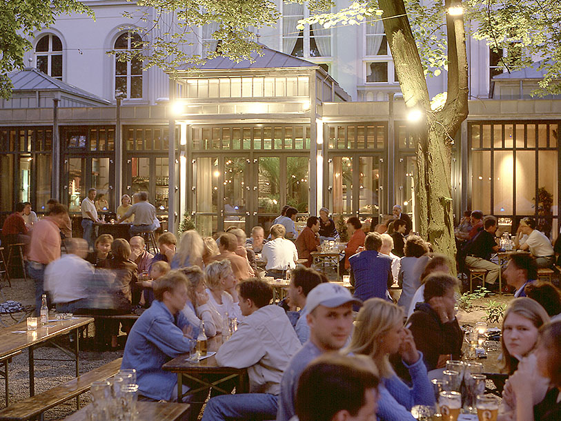 Tilbage til virkeligheden - og et besøg på en af Lüneburgs mange restauranter og cafeer