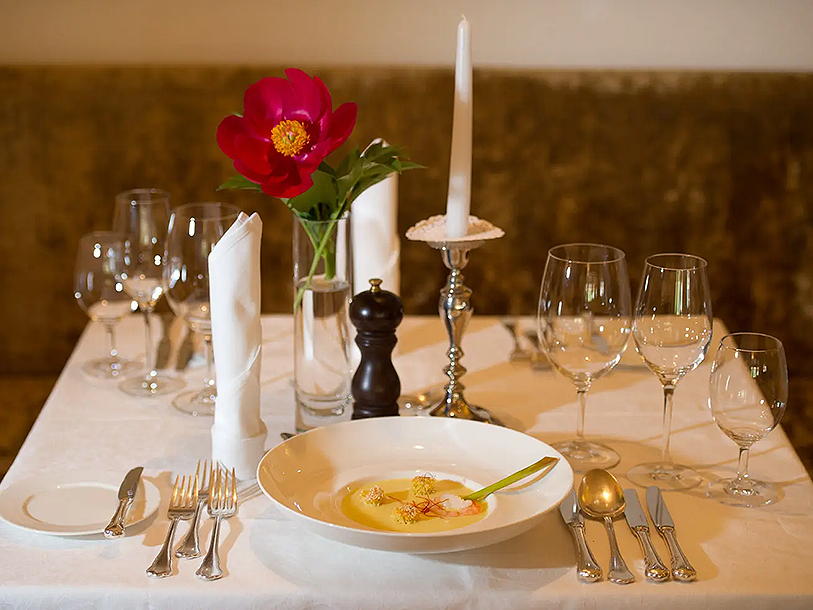 Kulinarisk forkælelse er på programmet i hotellets prisvindende gourmetrestaurant