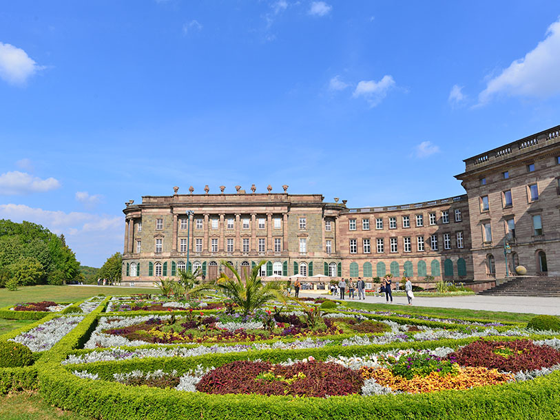 Upplev storheten vid Schloss Wilhelmshöhe som tronar över parken som ett UNESCO-underverk