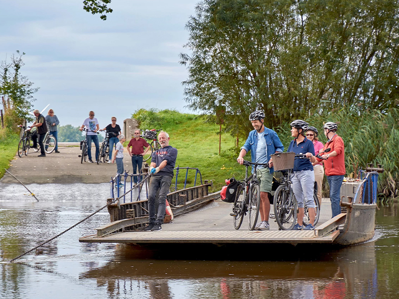 På flera ställen stöter du på de gamla, historiska övergångsställena i kanallandskapet © urlaubsregion-altesland