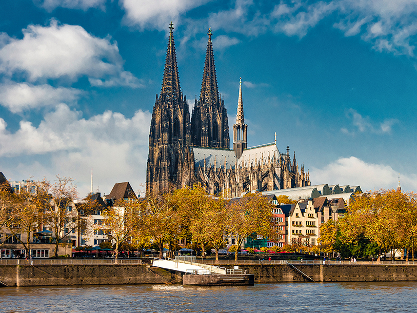 Kronjuvelen bland sevärdheterna i detta område är utan tvekan: Kölner Dom