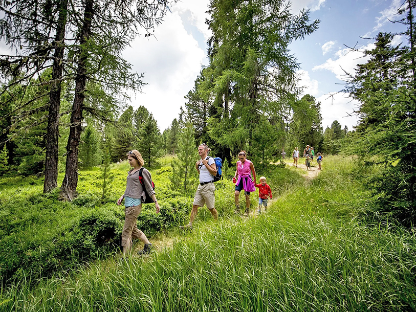 Ge dig ut på vandring i det vackra alpområdet kring Kreischberg nära Murau