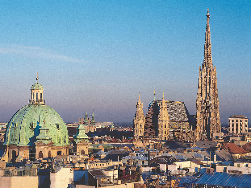 Wiens spektakulära skyline visar fram stadens alla vackra landmärken © austrianviews.at