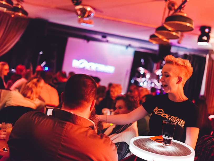 Kolla även in Rocktheater - lokalens egen lokal har ofta livemusik på programmet