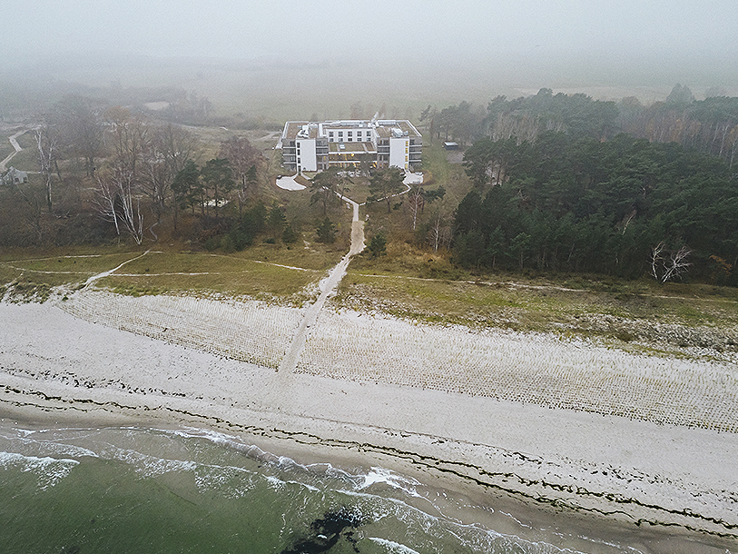 Ditt hotell ligger direkt på stranden i Ostseebad Göhren