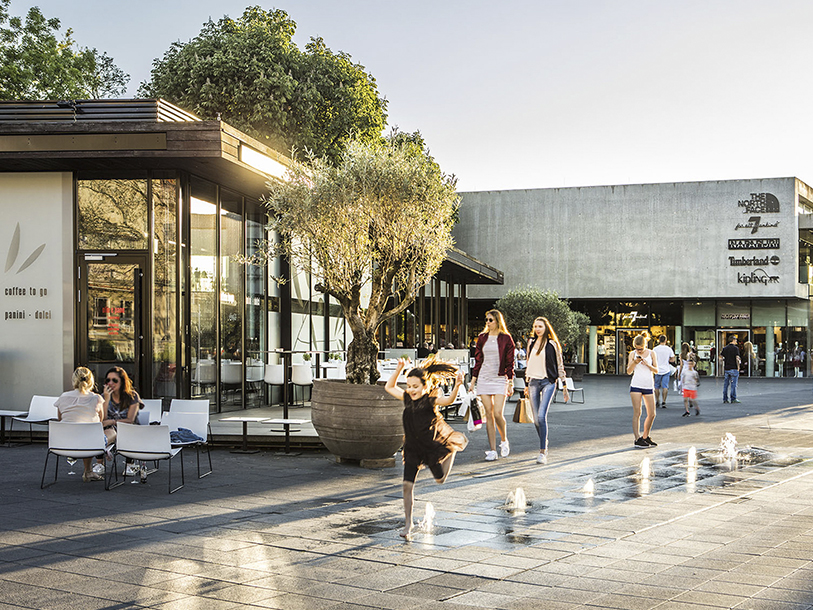 Om du gillar shopping är Outletcity Metzingen ett självklart stopp och en av Tysklands största outletbutiker