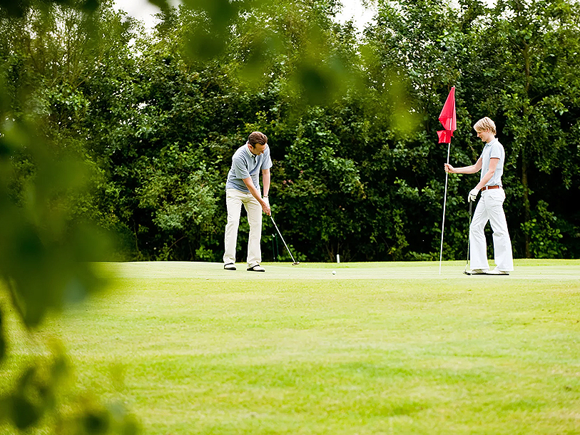 Här får du uppleva golf från dess mest varierade sida i ett vackert landskap mellan Nordsjön och Östersjön