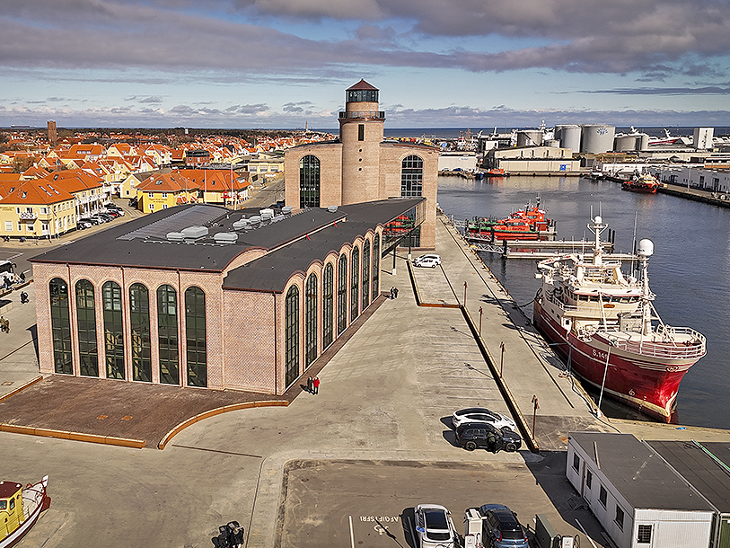Få skridt fra hotellet kan I besigtige Maskinhuset - Skagens nye eventcenter, som Plesners Badehotel er en del af