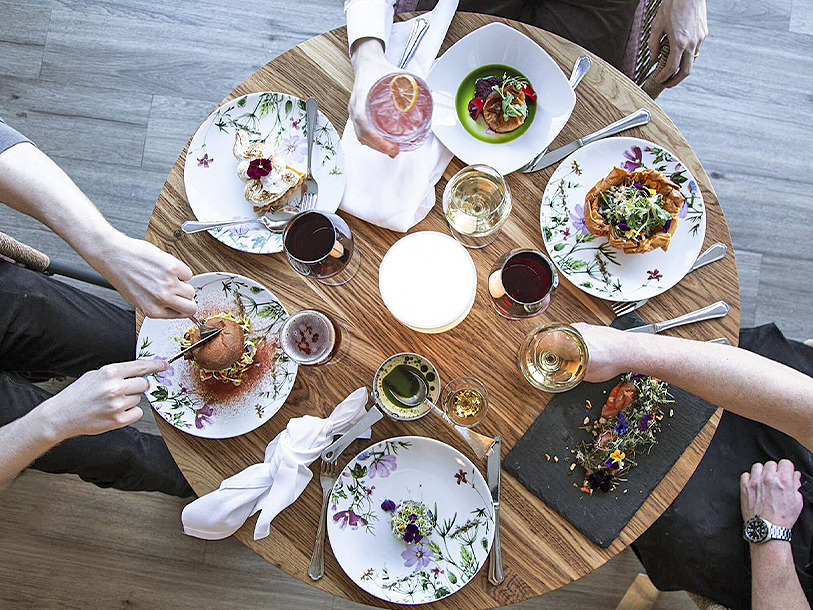 Restaurang Blossom serverar alla dina måltider under din semester på Hotel Strandparken