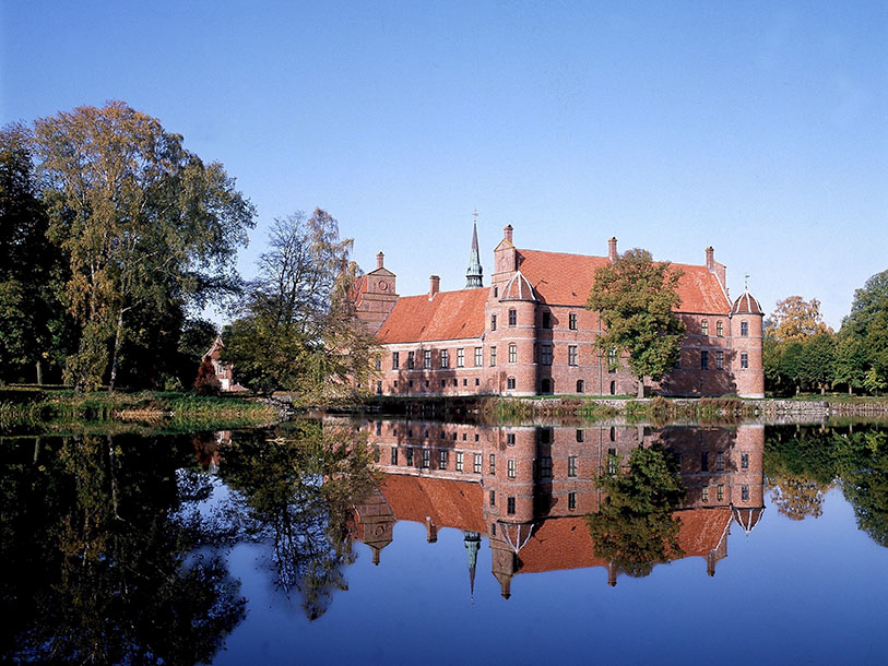 Gammel Estrup Herrgård är Danmarks herrgårdsmuseum