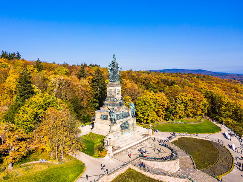 "Germania" väger 32 ton och symboliserar Tysklands återförening på 1800-talet - och utsikten är magnifik