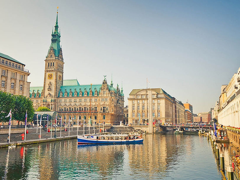 Det er også nemt at tage på udflugt til områdets største hansestad - Hamburg